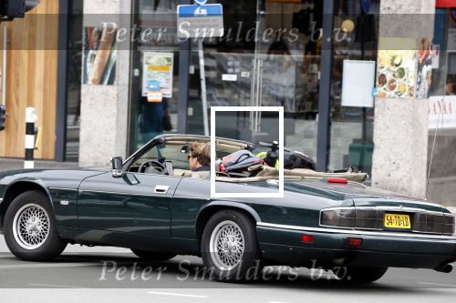 Amsterdam 29 mei 2021
Beau v Erven Dorens in zij Jaguar cabriolet in het centrum van Amsterdam.