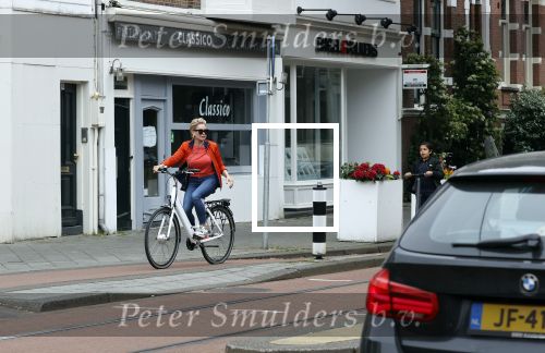 Amsterdam 5 juni 2021
Connei Witteman met haar kleinzoon op fiets en electrische step