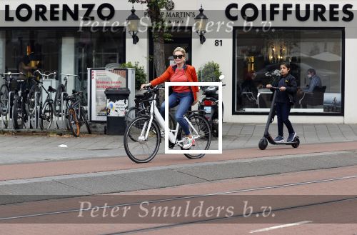 Amsterdam 5 juni 2021
Connei Witteman met haar kleinzoon op fiets en electrische step