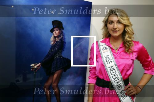Amsterdam 9 juni 2021
Opening expositie van Monique Collignon in beurs v Berlage. Miss Nederland Denise Speelman