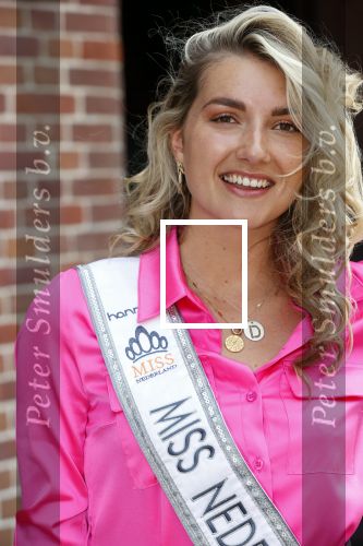 Amsterdam 9 juni 2021
Opening expositie van Monique Collignon in beurs v Berlage. Miss Nederland Denise Speelman