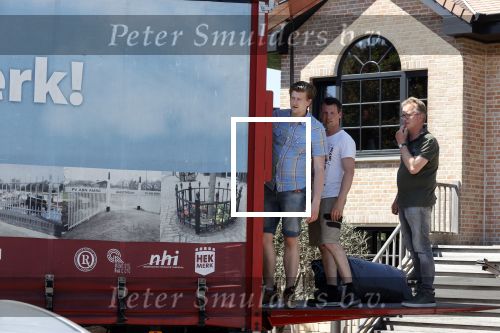Noordwijk 31 mei en 1 juni 2021
Het nieuwe huis van Martien en Erica Meiland. Ze verhuizen vanuit Hengelo naar Noordwijk.
Aanwezig Martien Meiland Erica Meiland Maxime Meiland met dochter Claire en partner Leroy Molkenboer Montana Meiland met vrien Dirk Hoogstraten. Ook broer Jaap meiland en zijn vrouw Evelien helpen mee.