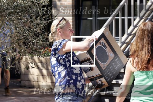 Noordwijk 31 mei en 1 juni 2021
Het nieuwe huis van Martien en Erica Meiland. Ze verhuizen vanuit Hengelo naar Noordwijk.
Aanwezig Martien Meiland Erica Meiland Maxime Meiland met dochter Claire en partner Leroy Molkenboer Montana Meiland met vrien Dirk Hoogstraten. Ook broer Jaap meiland en zijn vrouw Evelien helpen mee.