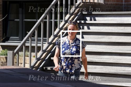 Noordwijk 31 mei en 1 juni 2021
Het nieuwe huis van Martien en Erica Meiland. Ze verhuizen vanuit Hengelo naar Noordwijk.
Aanwezig Martien Meiland Erica Meiland Maxime Meiland met dochter Claire en partner Leroy Molkenboer Montana Meiland met vrien Dirk Hoogstraten. Ook broer Jaap meiland en zijn vrouw Evelien helpen mee.