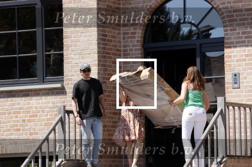 Noordwijk 31 mei en 1 juni 2021
Het nieuwe huis van Martien en Erica Meiland. Ze verhuizen vanuit Hengelo naar Noordwijk.
Aanwezig Martien Meiland Erica Meiland Maxime Meiland met dochter Claire en partner Leroy Molkenboer Montana Meiland met vrien Dirk Hoogstraten. Ook broer Jaap meiland en zijn vrouw Evelien helpen mee.