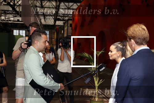 Amsterdam 2 juni 2021
FHM 500 uitreiking bij IJVER in Amsterdam noord. Fawry interviewt Monica Geuze