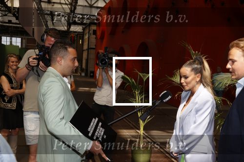 Amsterdam 2 juni 2021
FHM 500 uitreiking bij IJVER in Amsterdam noord. Fawry interviewt Monica Geuze