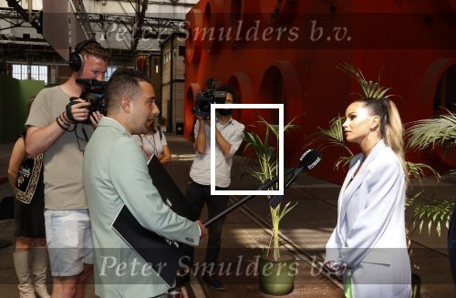 Amsterdam 2 juni 2021
FHM 500 uitreiking bij IJVER in Amsterdam noord. Fawry interviewt Monica Geuze