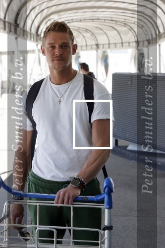 Schiphol 31 mei 2021
Ferry Doedens en Stephanie Tency vertrekken voor een tv programma naar Curacao.