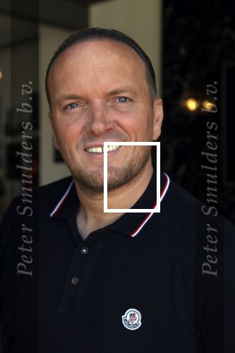 Apeldoorn 1 juni 2021
Frank v Etten opent samen met zijn zwangere vrouw Melanie hun cafetaria met de naam Frietje v Etten.