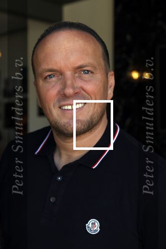 Apeldoorn 1 juni 2021
Frank v Etten opent samen met zijn zwangere vrouw Melanie hun cafetaria met de naam Frietje v Etten.