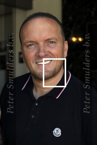 Apeldoorn 1 juni 2021
Frank v Etten opent samen met zijn zwangere vrouw Melanie hun cafetaria met de naam Frietje v Etten.