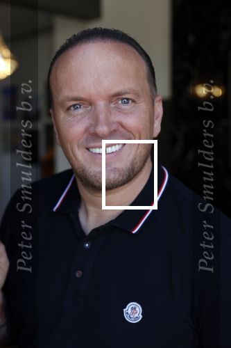 Apeldoorn 1 juni 2021
Frank v Etten opent samen met zijn zwangere vrouw Melanie hun cafetaria met de naam Frietje v Etten.