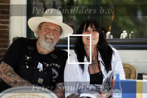 Amsterdam 8 juni 2021
Henk Schiffmacher en zijn vrouw Louise op terras.