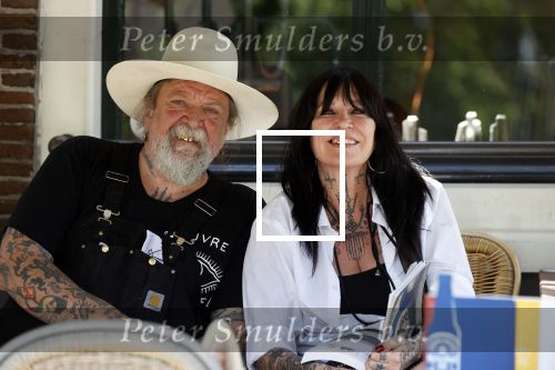 Amsterdam 8 juni 2021
Henk Schiffmacher en zijn vrouw Louise op terras.
