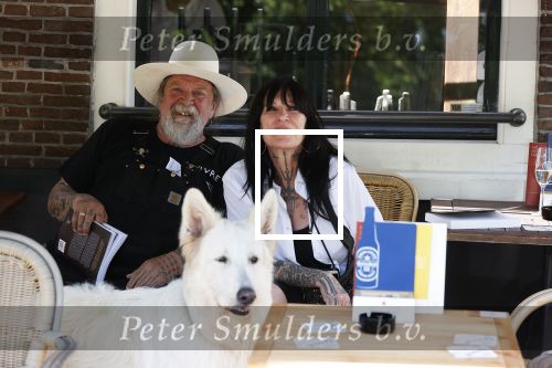 Amsterdam 8 juni 2021
Henk Schiffmacher en zijn vrouw Louise op terras.