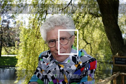 Castricum 7 juni 2021
Boekpresentatie Henny Huisman . Henny krijgt het eerste boek uit handen van Jacques d Ancona