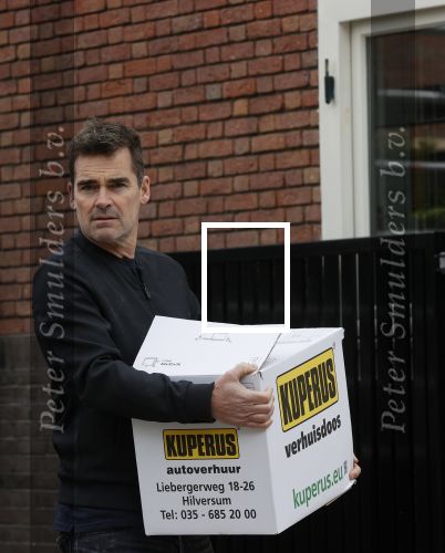 Amsterdam 21 mei 2021
Jeroen v d Boom verhuisd naar zijn nieuwe huis in Amsterdam zuid