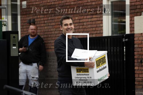 Amsterdam 21 mei 2021
Jeroen v d Boom verhuisd naar zijn nieuwe huis in Amsterdam zuid