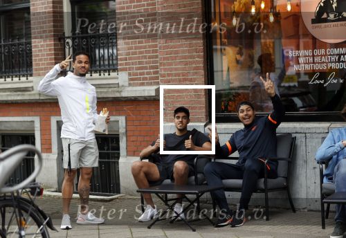 Amsterdam 5 juni 2021
Justin Kluivert met vrienden op straat in Amsterdam zuid