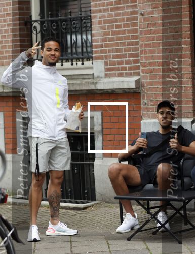Amsterdam 5 juni 2021
Justin Kluivert met vrienden op straat in Amsterdam zuid