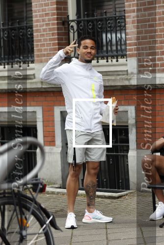 Amsterdam 5 juni 2021
Justin Kluivert met vrienden op straat in Amsterdam zuid