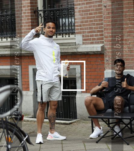 Amsterdam 5 juni 2021
Justin Kluivert met vrienden op straat in Amsterdam zuid