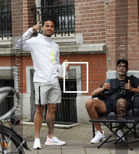 Amsterdam 5 juni 2021
Justin Kluivert met vrienden op straat in Amsterdam zuid