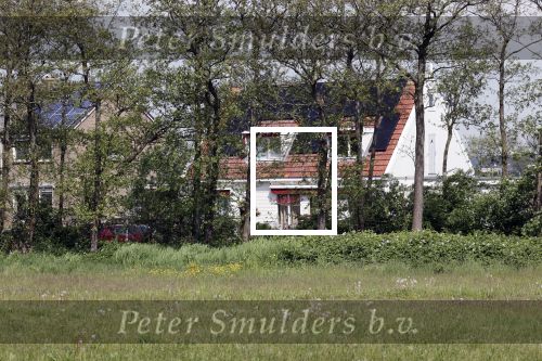 Broek en Waterland 20 mei 2021
Politie doet onderzoek naar de schietpartij/overval in Broek en Waterland . oa Karin Bloemen en boer Geet Jan v Meerveld wonen daar.