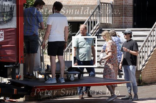 Noordwijk 31 mei en 1 juni 2021
Het nieuwe huis van Martien en Erica Meiland. Ze verhuizen vanuit Hengelo naar Noordwijk.
Aanwezig Martien Meiland Erica Meiland Maxime Meiland met dochter Claire en partner Leroy Molkenboer Montana Meiland met vrien Dirk Hoogstraten. Ook broer Jaap meiland en zijn vrouw Evelien helpen mee.