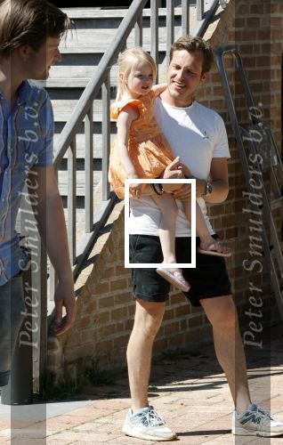 Noordwijk 31 mei en 1 juni 2021
Het nieuwe huis van Martien en Erica Meiland. Ze verhuizen vanuit Hengelo naar Noordwijk.
Aanwezig Martien Meiland Erica Meiland Maxime Meiland met dochter Claire en partner Leroy Molkenboer Montana Meiland met vrien Dirk Hoogstraten. Ook broer Jaap meiland en zijn vrouw Evelien helpen mee.
