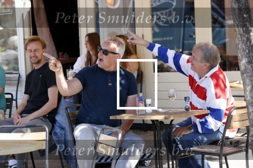 Amsterdam 31 mei 2021
Maarten Spanjer en Rijk de Gooijer jr drinken drankje op terras.