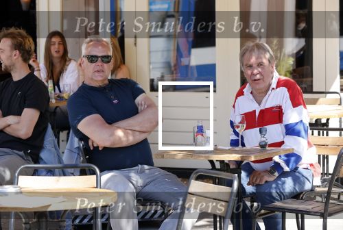 Amsterdam 31 mei 2021
Maarten Spanjer en Rijk de Gooijer jr drinken drankje op terras.