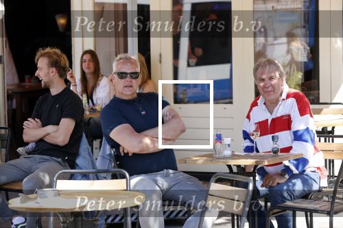 Amsterdam 31 mei 2021
Maarten Spanjer en Rijk de Gooijer jr drinken drankje op terras.