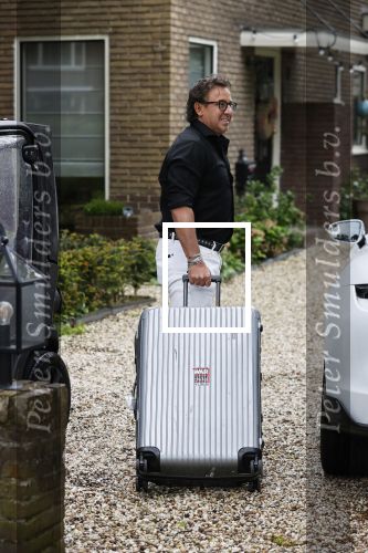 Huizen 26 mei 2021 
Marco en leontien Borsato arriveren bij het huis van Leontien nadat ze terug zijn gekomen van een liefdesvakantie naar ibiza.