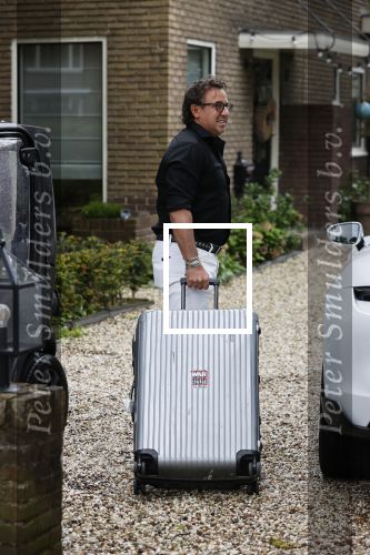 Huizen 26 mei 2021 
Marco en leontien Borsato arriveren bij het huis van Leontien nadat ze terug zijn gekomen van een liefdesvakantie naar ibiza.