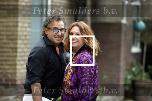 Huizen 26 mei 2021 
Marco en leontien Borsato arriveren bij het huis van Leontien nadat ze terug zijn gekomen van een liefdesvakantie naar ibiza.