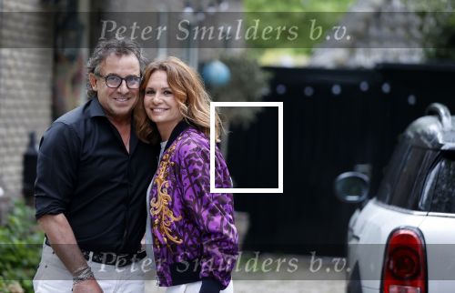 Huizen 26 mei 2021 
Marco en leontien Borsato arriveren bij het huis van Leontien nadat ze terug zijn gekomen van een liefdesvakantie naar ibiza.