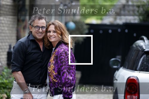 Huizen 26 mei 2021 
Marco en leontien Borsato arriveren bij het huis van Leontien nadat ze terug zijn gekomen van een liefdesvakantie naar ibiza.