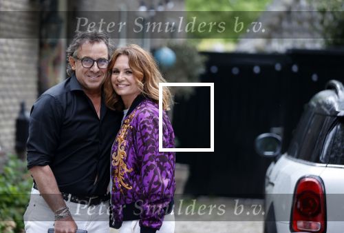 Huizen 26 mei 2021 
Marco en leontien Borsato arriveren bij het huis van Leontien nadat ze terug zijn gekomen van een liefdesvakantie naar ibiza.
