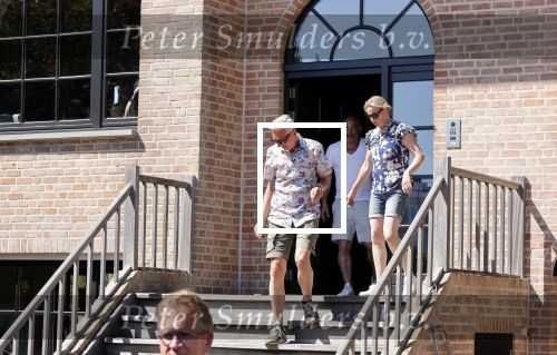 Noordwijk 31 mei en 1 juni 2021
Het nieuwe huis van Martien en Erica Meiland. Ze verhuizen vanuit Hengelo naar Noordwijk.
Aanwezig Martien Meiland Erica Meiland Maxime Meiland met dochter Claire en partner Leroy Molkenboer Montana Meiland met vrien Dirk Hoogstraten. Ook broer Jaap meiland en zijn vrouw Evelien helpen mee.