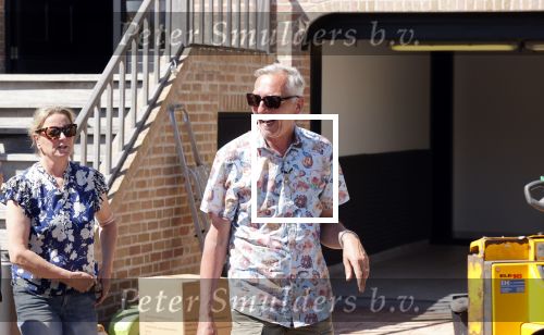 Noordwijk 31 mei en 1 juni 2021
Het nieuwe huis van Martien en Erica Meiland. Ze verhuizen vanuit Hengelo naar Noordwijk.
Aanwezig Martien Meiland Erica Meiland Maxime Meiland met dochter Claire en partner Leroy Molkenboer Montana Meiland met vrien Dirk Hoogstraten. Ook broer Jaap meiland en zijn vrouw Evelien helpen mee.