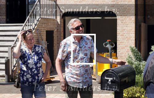 Noordwijk 31 mei en 1 juni 2021
Het nieuwe huis van Martien en Erica Meiland. Ze verhuizen vanuit Hengelo naar Noordwijk.
Aanwezig Martien Meiland Erica Meiland Maxime Meiland met dochter Claire en partner Leroy Molkenboer Montana Meiland met vrien Dirk Hoogstraten. Ook broer Jaap meiland en zijn vrouw Evelien helpen mee.