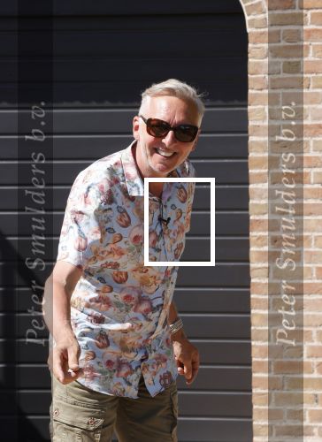 Noordwijk 31 mei en 1 juni 2021
Het nieuwe huis van Martien en Erica Meiland. Ze verhuizen vanuit Hengelo naar Noordwijk.
Aanwezig Martien Meiland Erica Meiland Maxime Meiland met dochter Claire en partner Leroy Molkenboer Montana Meiland met vrien Dirk Hoogstraten. Ook broer Jaap meiland en zijn vrouw Evelien helpen mee.