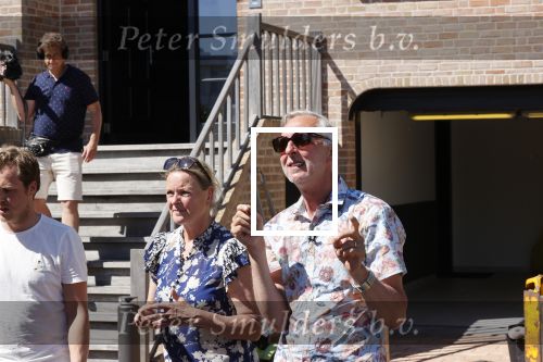 Noordwijk 31 mei en 1 juni 2021
Het nieuwe huis van Martien en Erica Meiland. Ze verhuizen vanuit Hengelo naar Noordwijk.
Aanwezig Martien Meiland Erica Meiland Maxime Meiland met dochter Claire en partner Leroy Molkenboer Montana Meiland met vrien Dirk Hoogstraten. Ook broer Jaap meiland en zijn vrouw Evelien helpen mee.