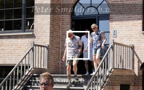 Noordwijk 31 mei en 1 juni 2021
Het nieuwe huis van Martien en Erica Meiland. Ze verhuizen vanuit Hengelo naar Noordwijk.
Aanwezig Martien Meiland Erica Meiland Maxime Meiland met dochter Claire en partner Leroy Molkenboer Montana Meiland met vrien Dirk Hoogstraten. Ook broer Jaap meiland en zijn vrouw Evelien helpen mee.