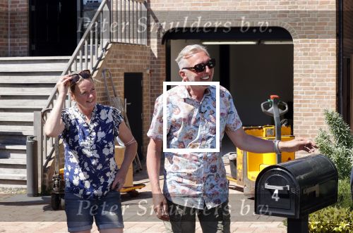 Noordwijk 31 mei en 1 juni 2021
Het nieuwe huis van Martien en Erica Meiland. Ze verhuizen vanuit Hengelo naar Noordwijk.
Aanwezig Martien Meiland Erica Meiland Maxime Meiland met dochter Claire en partner Leroy Molkenboer Montana Meiland met vrien Dirk Hoogstraten. Ook broer Jaap meiland en zijn vrouw Evelien helpen mee.