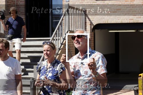 Noordwijk 31 mei en 1 juni 2021
Het nieuwe huis van Martien en Erica Meiland. Ze verhuizen vanuit Hengelo naar Noordwijk.
Aanwezig Martien Meiland Erica Meiland Maxime Meiland met dochter Claire en partner Leroy Molkenboer Montana Meiland met vrien Dirk Hoogstraten. Ook broer Jaap meiland en zijn vrouw Evelien helpen mee.