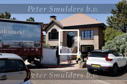 Noordwijk 31 mei en 1 juni 2021
Het nieuwe huis van Martien en Erica Meiland. Ze verhuizen vanuit Hengelo naar Noordwijk.
Aanwezig Martien Meiland Erica Meiland Maxime Meiland met dochter Claire en partner Leroy Molkenboer Montana Meiland met vrien Dirk Hoogstraten. Ook broer Jaap meiland en zijn vrouw Evelien helpen mee.