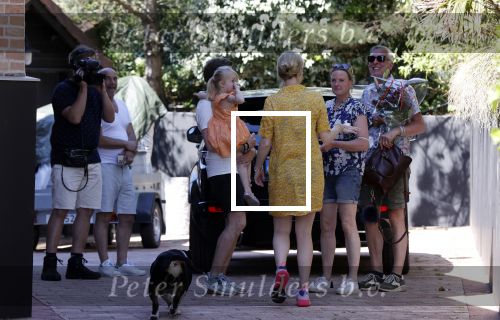 Noordwijk 31 mei en 1 juni 2021
Het nieuwe huis van Martien en Erica Meiland. Ze verhuizen vanuit Hengelo naar Noordwijk.
Aanwezig Martien Meiland Erica Meiland Maxime Meiland met dochter Claire en partner Leroy Molkenboer Montana Meiland met vrien Dirk Hoogstraten. Ook broer Jaap meiland en zijn vrouw Evelien helpen mee.